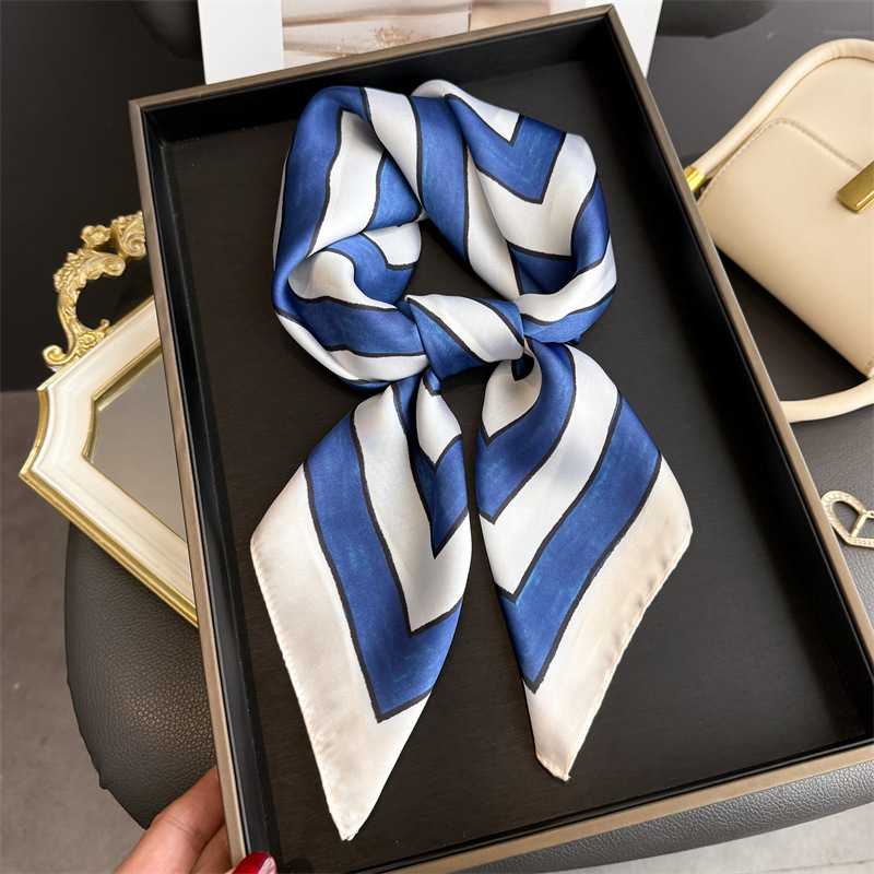 Satin Silk Geometric Stripe Pr – Women'S Vacation Accessories recenzja i cena