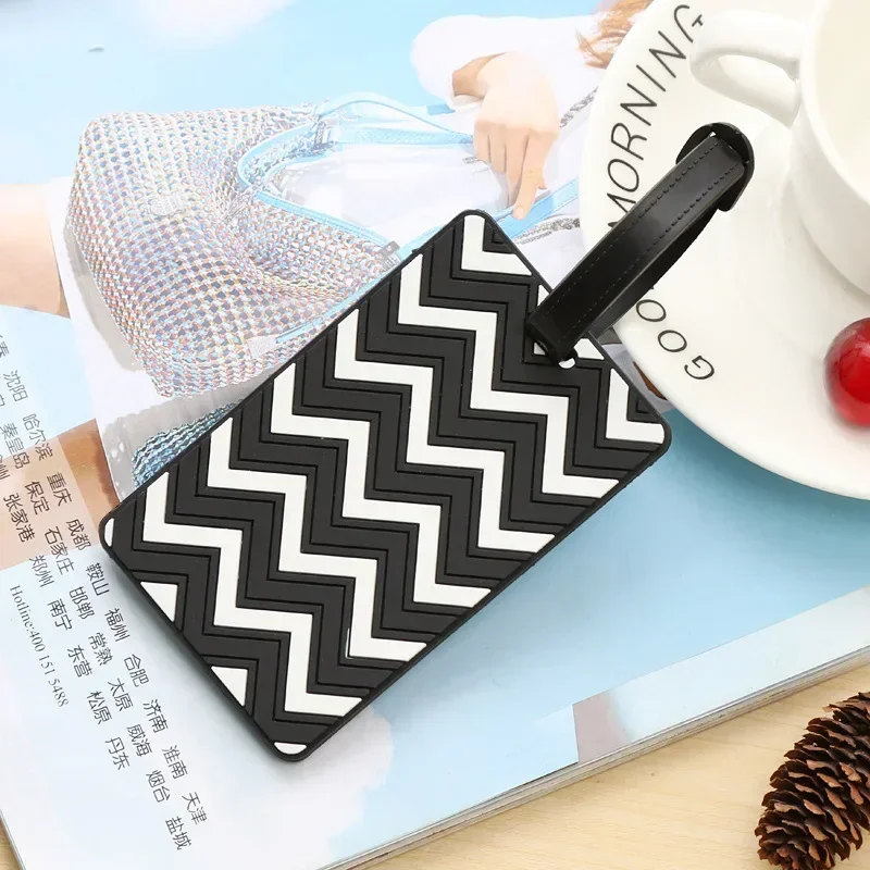Geometric Luggage Tags for Wom – Women Accessories Name recenzja i cena